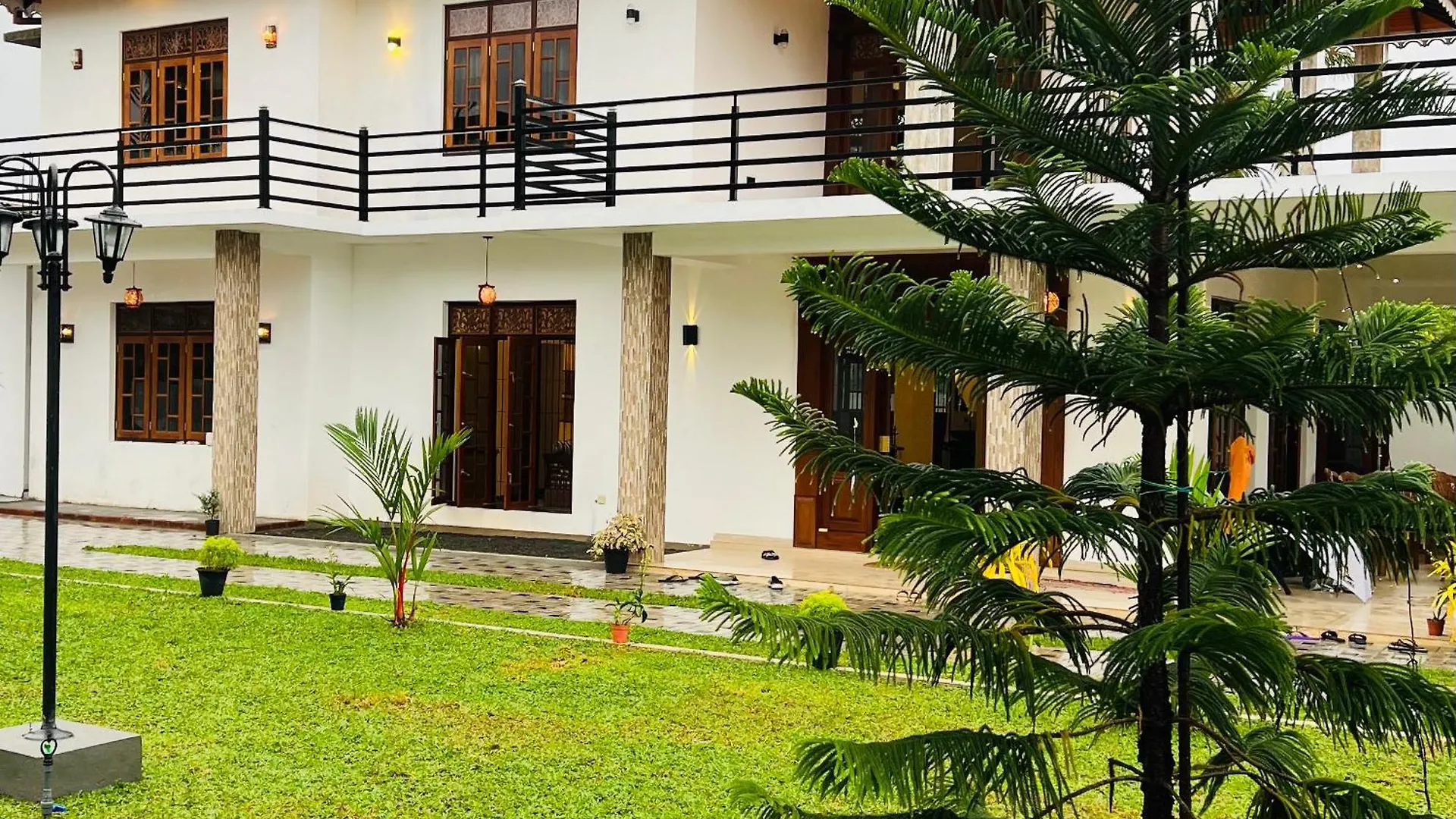 Ahasna Airport Villa Negombo